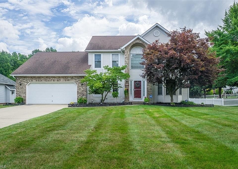 1st image of 463 Pierson Dr