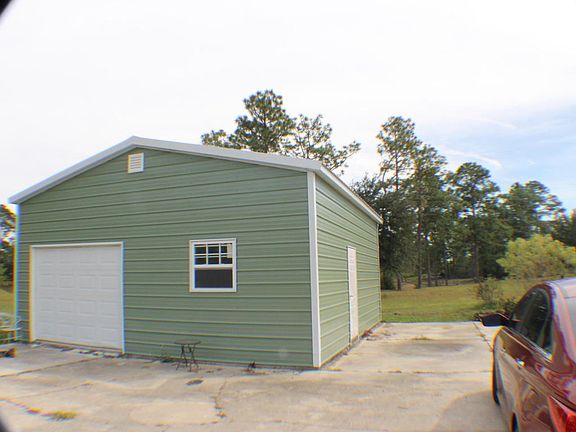 4th image of 2831 Seminole Village Dr