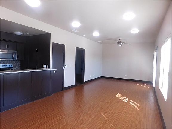 4th image of 1125 S Jennings Ave Ste 203