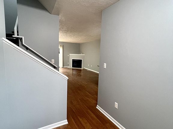3rd image of 1054 Ada Place Dr SE