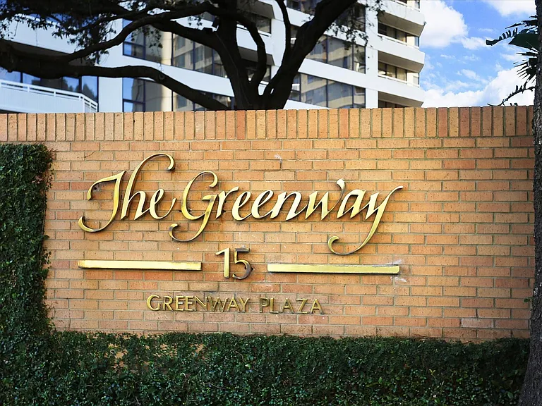 15 Greenway Plz #14F — Photo 28