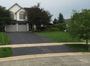 475 Erickson Ct, Elburn, IL 60119