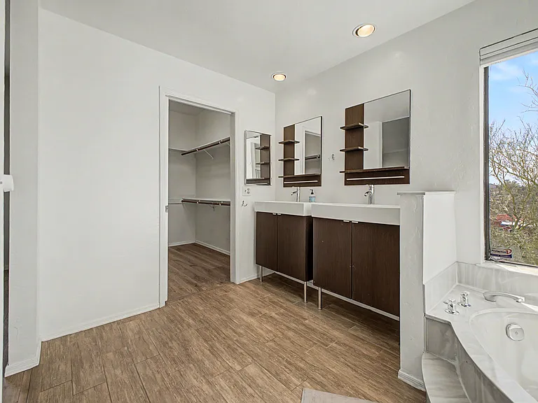 4650 N Paseo De Los Cerritos — Photo 21