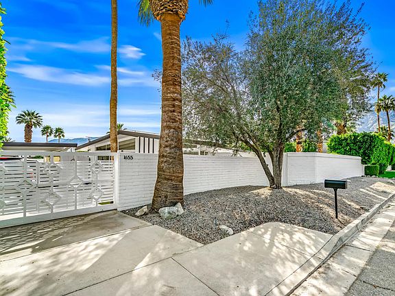 3rd image of 1655 Tamarisk Rd