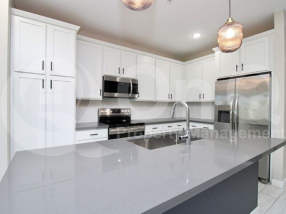 3rd image of 155 N Lakeview Blvd Unit 257