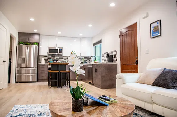 2 bed, 950 sqft, $2,500 — Photo 4