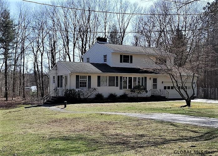 1st image of 14 Oakhill Dr