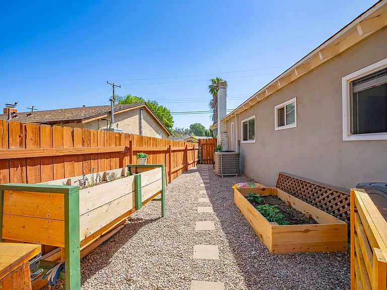 530 Kirtright St — Photo 53