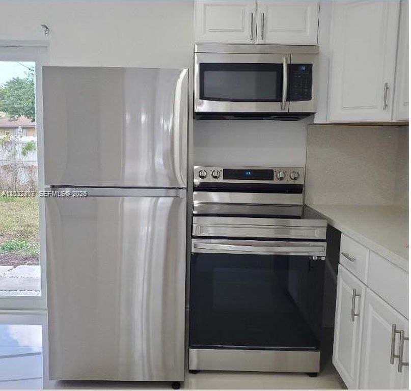 Apartment in Fort Lauderdale, Broadview Park - More