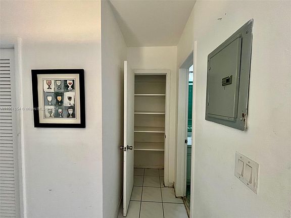 5th image of 1400 Pennsylvania Ave APT 6