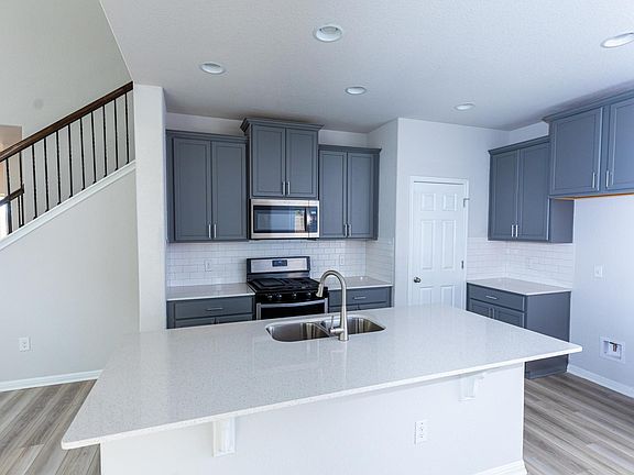5th image of 404 Staunton Dr