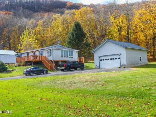 33 Gattuso Dr, North Adams, MA 01247