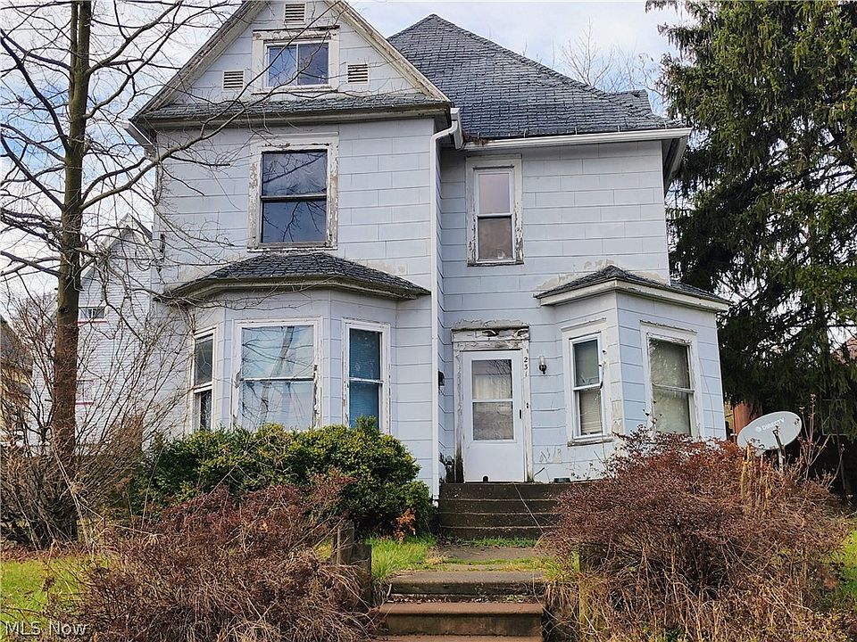 2nd image of 231 Park Pl