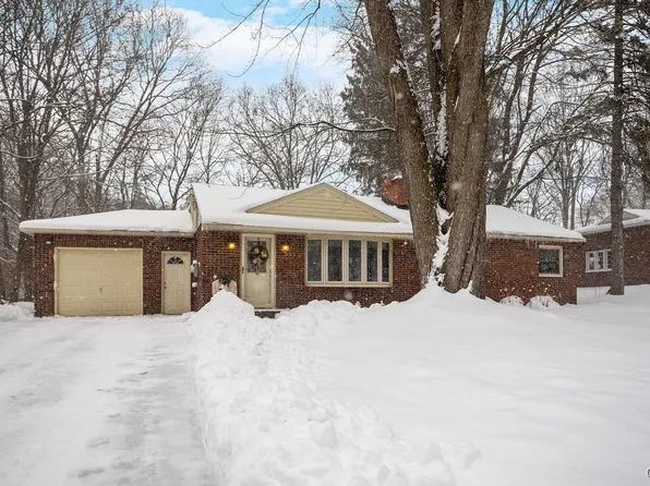 213 Euclid Dr, Fayetteville, NY 13066