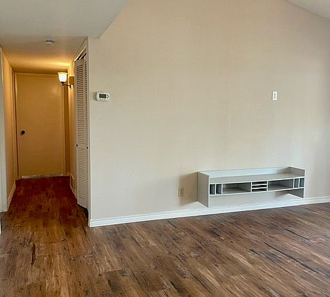 5th image of 1609 Sylvan Dr