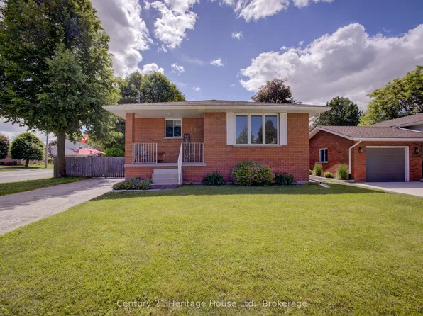 202 15th Ave, Hanover, ON N4N 3L4