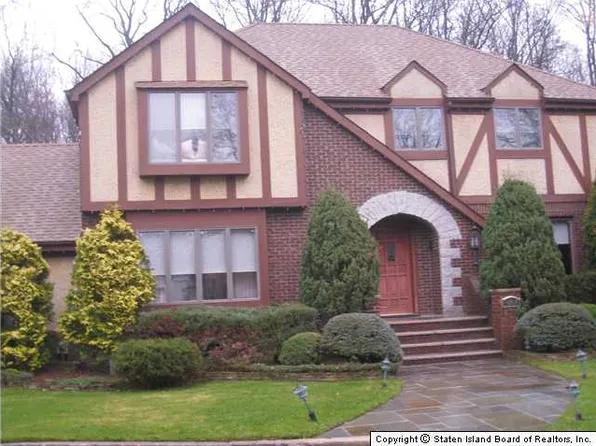 50 Arbutus Way image 1 of 17