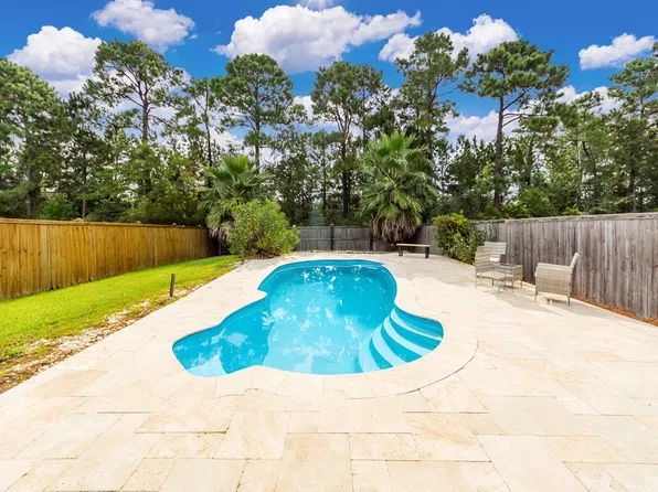 447 Whispering Breeze Ln, Summerville, SC 29486