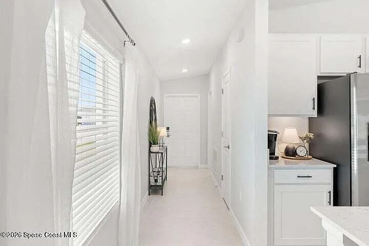 3 bed, 2.0 bath, 1451 sqft, $2,050 — Photo 3