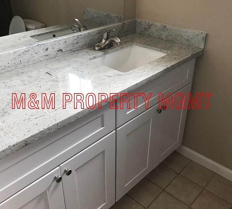 7824 38th Ave Bath