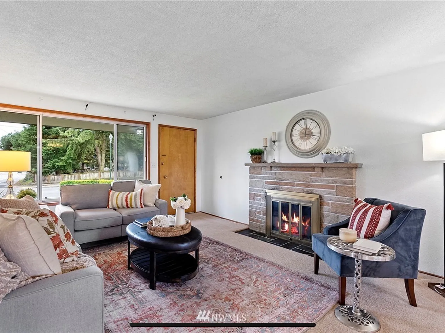 3 bed, 1400 sqft, $3,050 — Photo 3