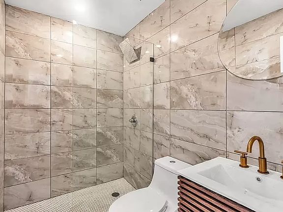 4th image of 1928 Linden St #3R