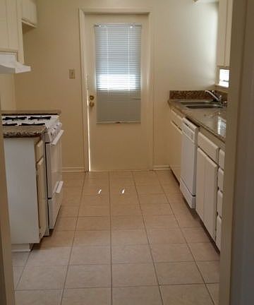 5th image of 4430 Calhoun Ave