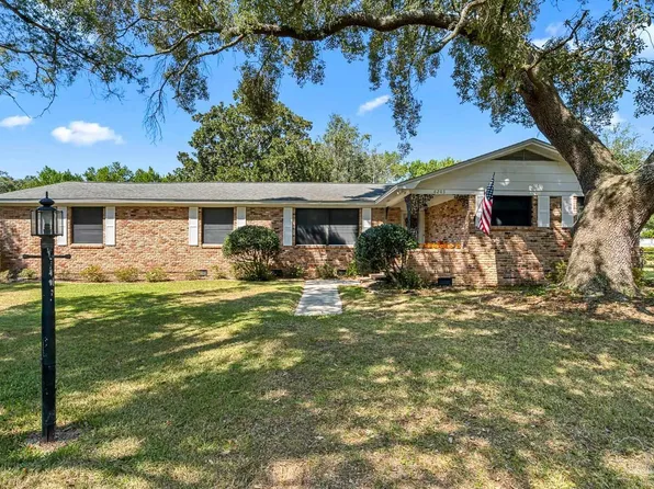 6203 Maybelle Dr, Pensacola, FL 32504
