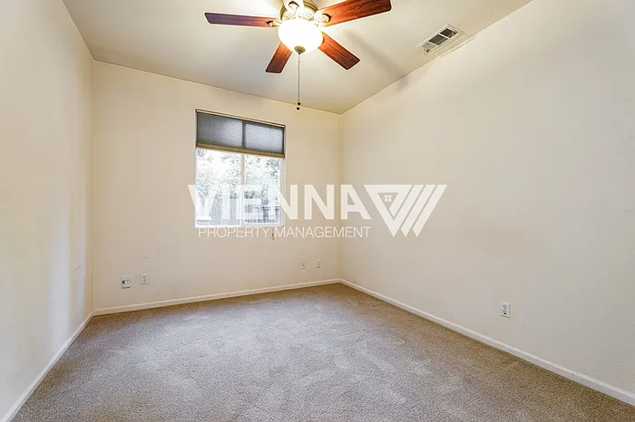 4521 Pheasant Ln — Photo 8