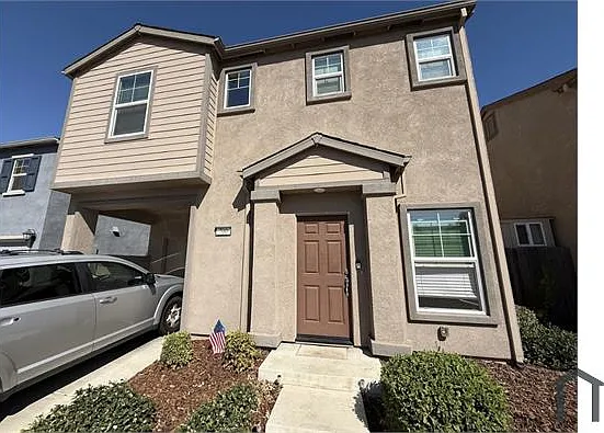 3 bed, 1214 sqft, $2,550 — Photo 2