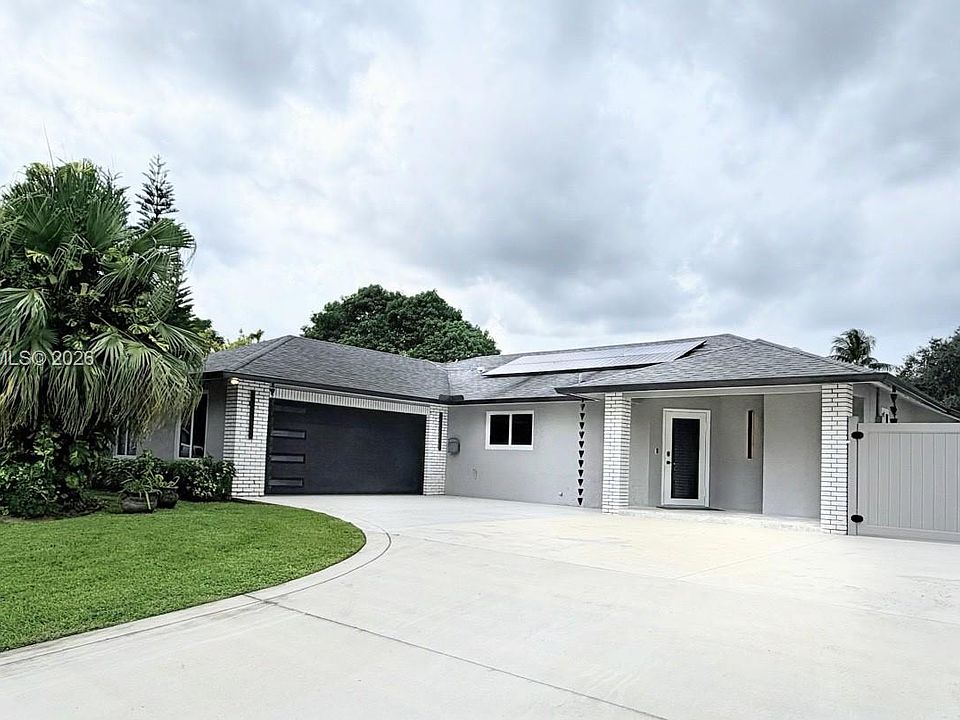 1st image of 712 Juniper Pl
