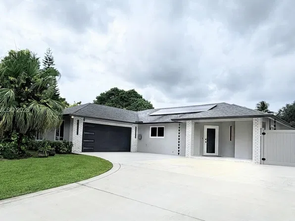 712 Juniper Pl, Wellington, FL 33414