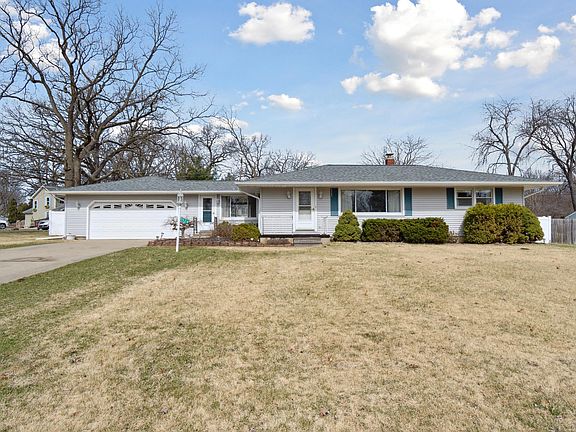 4th image of 1524 Kensington Dr