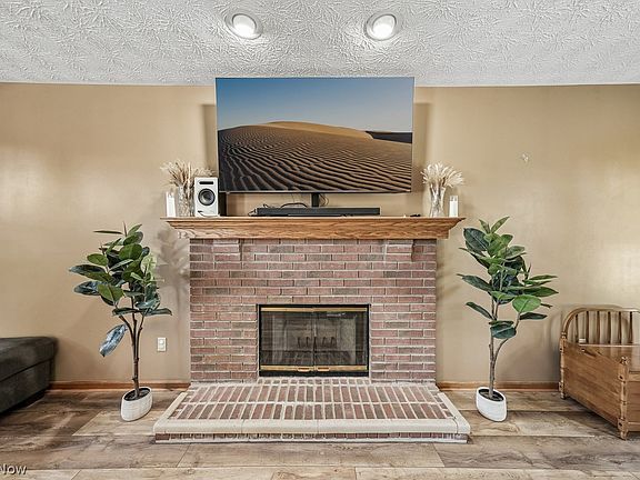 5th image of 926 Admore Dr