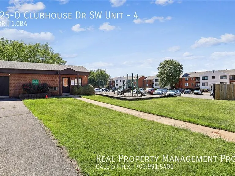 125O Clubhouse Dr SW #4 — Photo 27