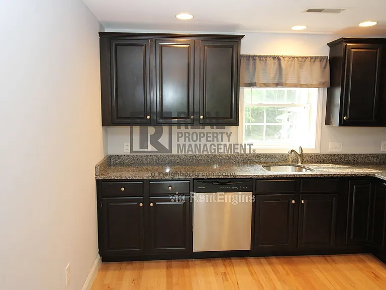 20 Hanson St #5 — Photo 3