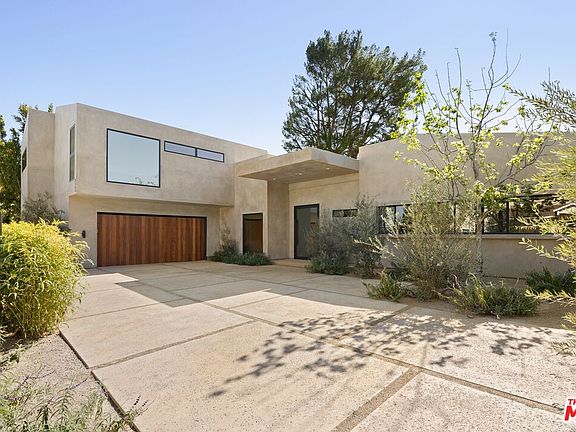 3rd image of 3565 Crownridge Dr