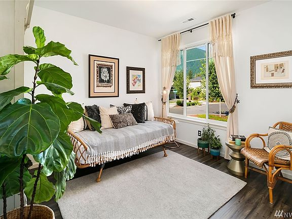 5th image of 1101 Gaines Ave SE