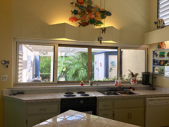 Kitchen to back atrium