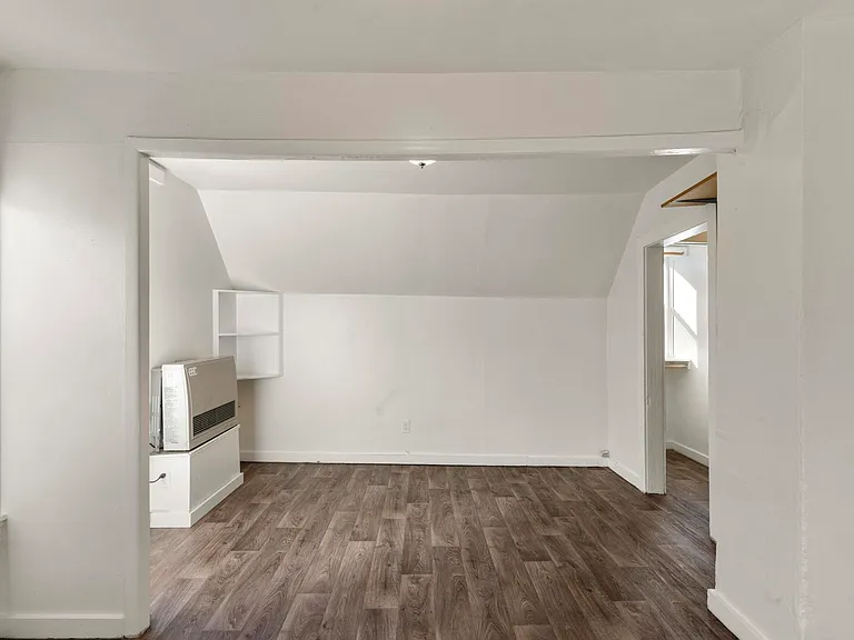 32 N Chestnut St #103 — Photo 8