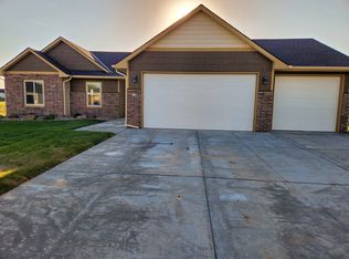 699 W Long Path Ct, Goddard, KS 67052