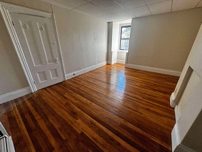 179.5 Harvard St #3-5 — Photo 2