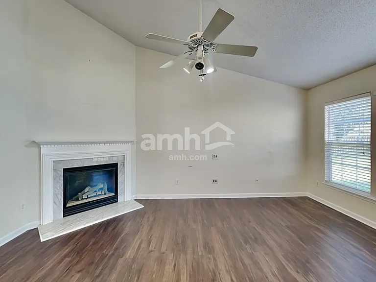 1092 Chapel Creek Rd SW — Photo 6