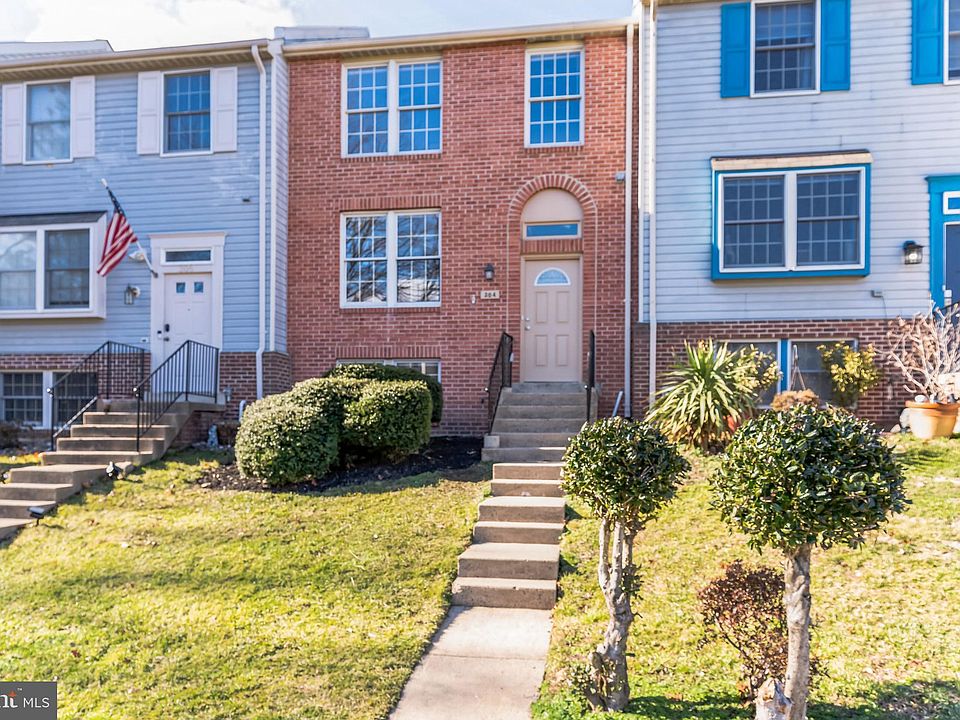1st image of 304 Barksdale Pl