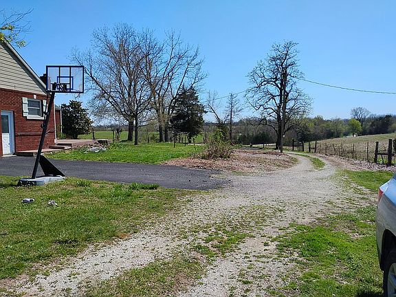 3rd image of 8239 N Farm Rd 181