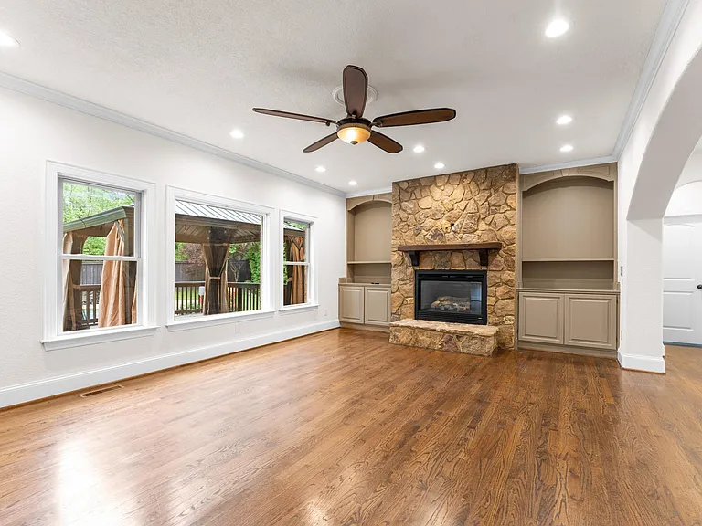 7307 Roseland Ave — Photo 13