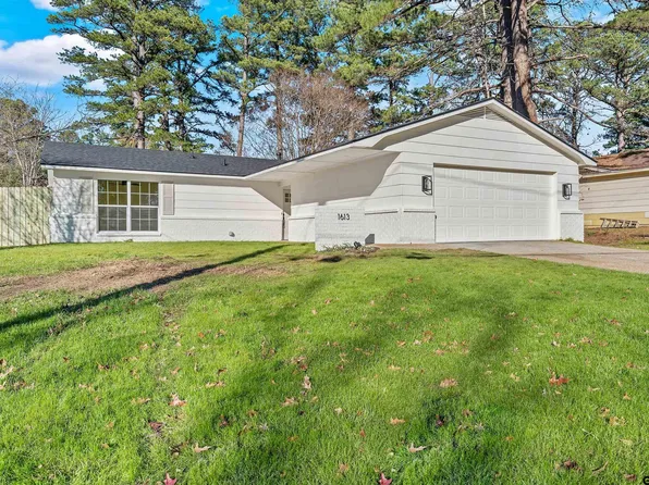 1613 Alamo Dr, Tyler, TX 75701