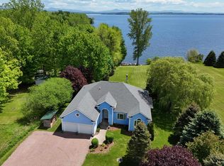 16 Turtle Bay Ln, South Hero, VT 05486