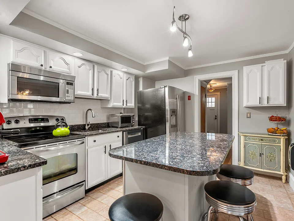 15 Loveland Rd #2