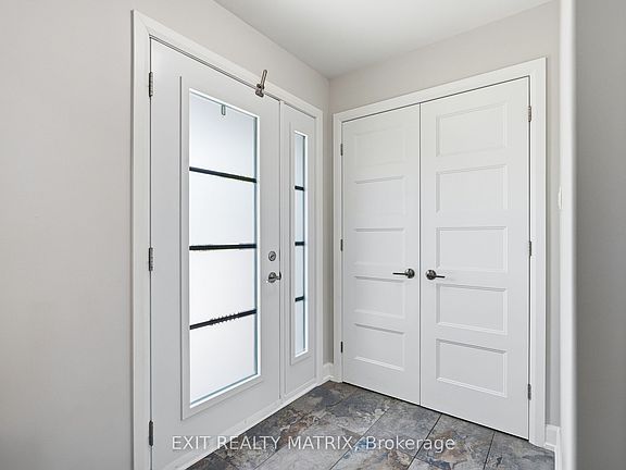 4th image of 549 Marseille St